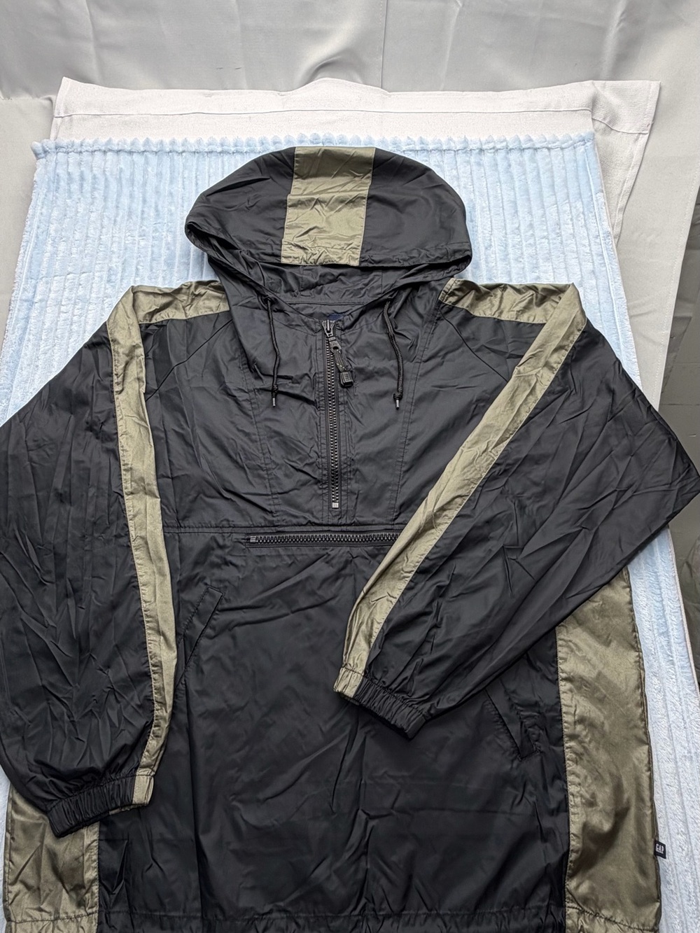 GAP Black and Olive Hooded Windbreaker Pullover